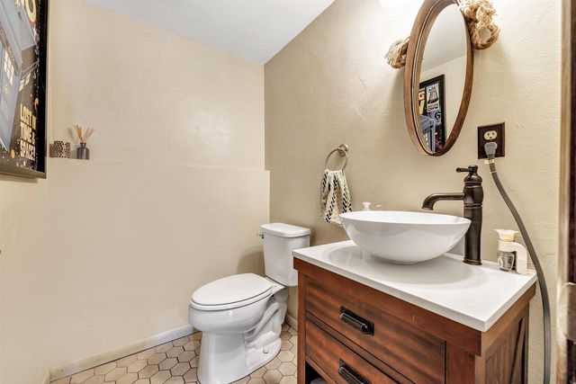 2455 KINGSTON PLACE, Oshkosh, WI 54904