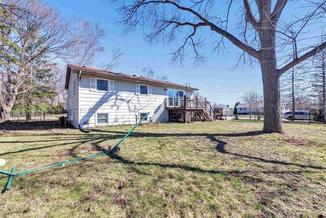 2455 KINGSTON PLACE, Oshkosh, WI 54904
