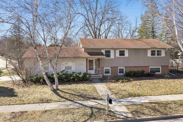 2455 KINGSTON PLACE, Oshkosh, WI 54904