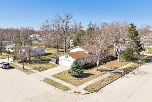 2455 KINGSTON PLACE, Oshkosh, WI 54904