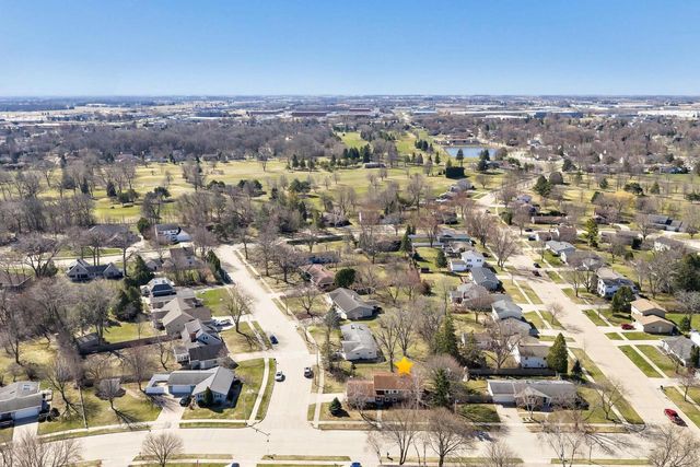 2455 KINGSTON PLACE, Oshkosh, WI 54904