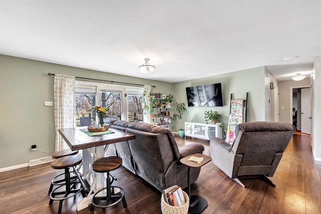 2455 KINGSTON PLACE, Oshkosh, WI 54904