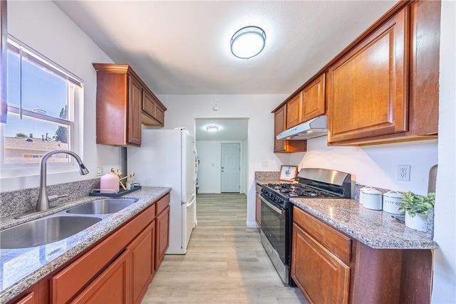950 N Sierra Way, San Bernardino, CA 92410