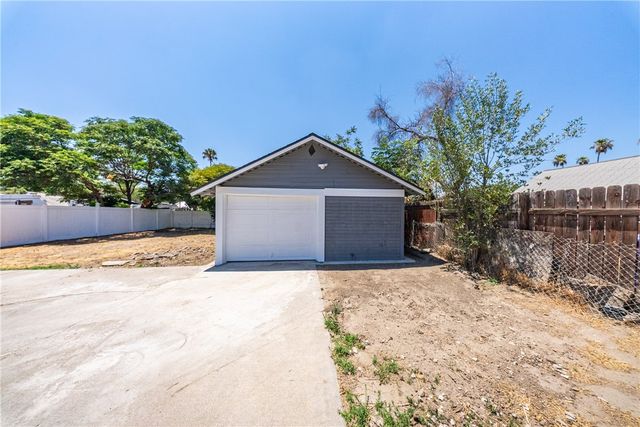 950 N Sierra Way, San Bernardino, CA 92410