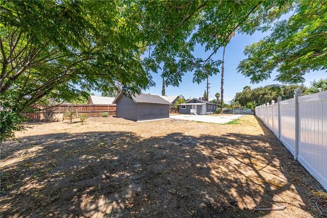 950 N Sierra Way, San Bernardino, CA 92410