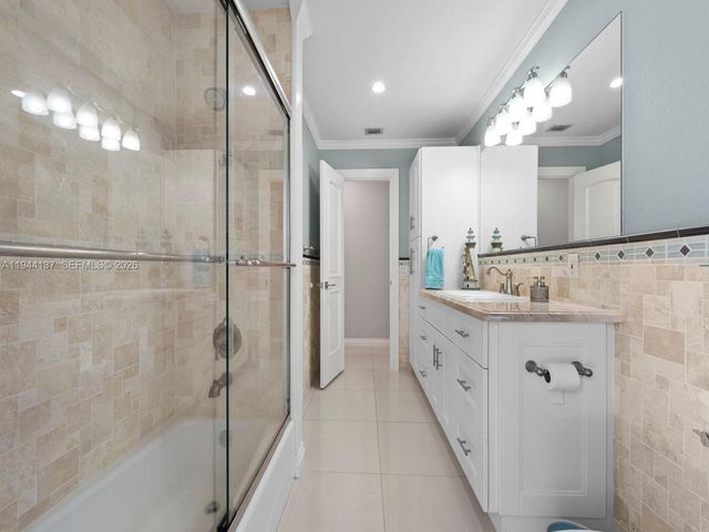 8205 SW 116th St, Miami, FL 33156