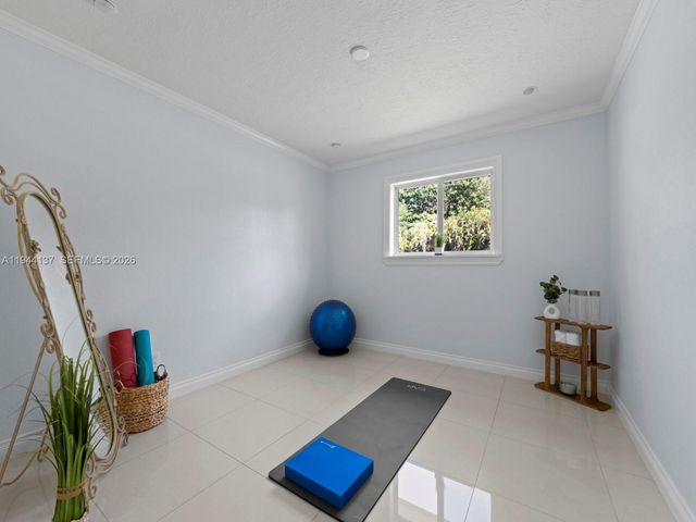 8205 SW 116th St, Miami, FL 33156