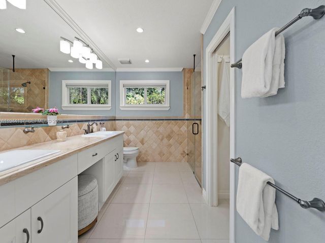 8205 SW 116th St, Miami, FL 33156