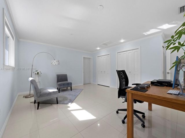 8205 SW 116th St, Miami, FL 33156