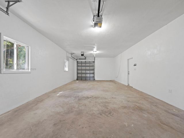 8205 SW 116th St, Miami, FL 33156