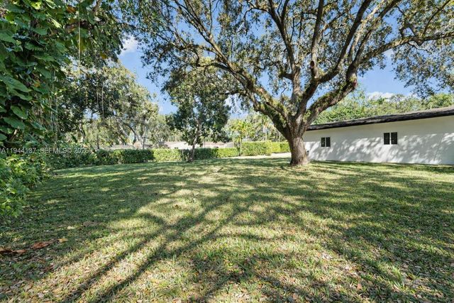 8205 SW 116th St, Miami, FL 33156