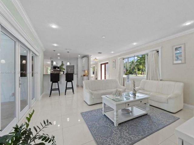 8205 SW 116th St, Miami, FL 33156