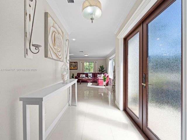 8205 SW 116th St, Miami, FL 33156