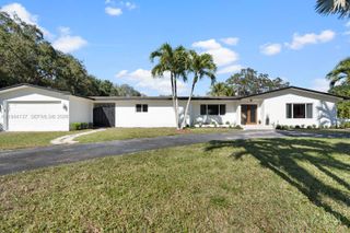 8205 SW 116th St, Miami, FL 33156