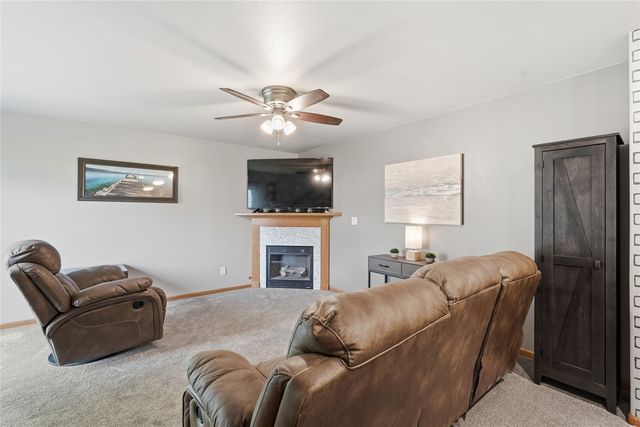 3415 Queen Drive SW D, Cedar Rapids, IA 52404