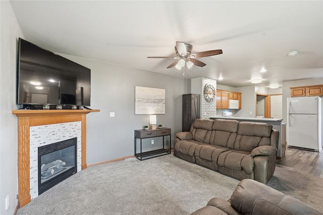 3415 Queen Drive SW D, Cedar Rapids, IA 52404