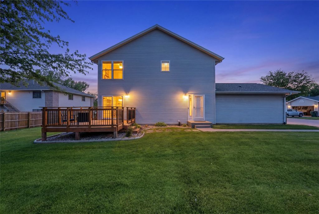 3415 Queen Drive SW D, Cedar Rapids, IA 52404