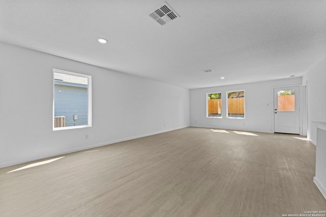 7614 Bohemian Grove, San Antonio, TX 78227