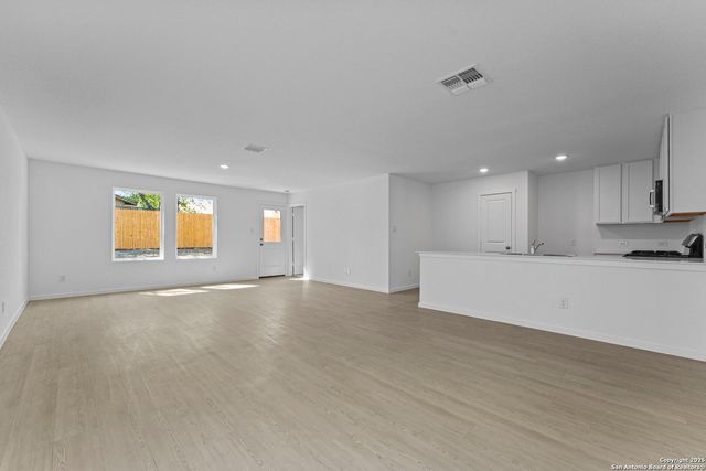 7614 Bohemian Grove, San Antonio, TX 78227