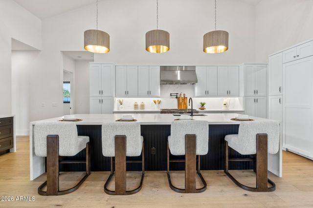 5226 E SWEETWATER Avenue, Scottsdale, AZ 85254