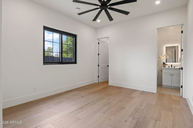5226 E SWEETWATER Avenue, Scottsdale, AZ 85254
