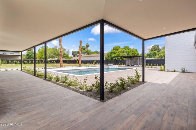5226 E SWEETWATER Avenue, Scottsdale, AZ 85254