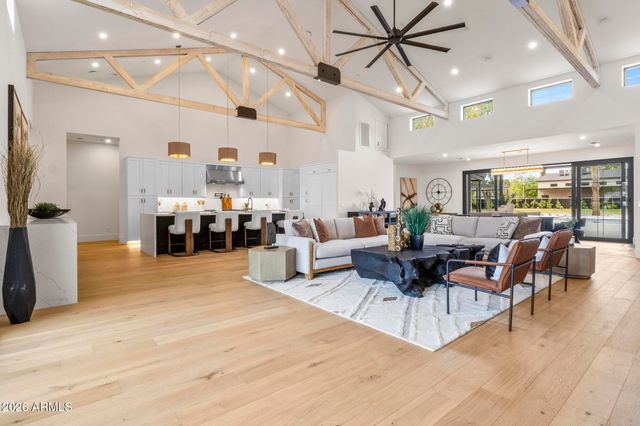 5226 E SWEETWATER Avenue, Scottsdale, AZ 85254