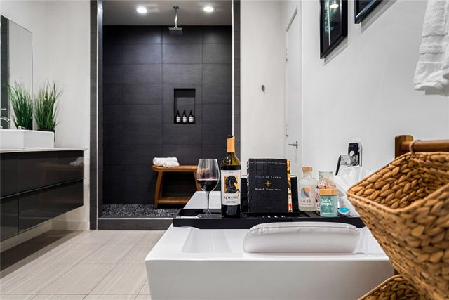 1002 Mobile Street 1, Dallas, TX 75208