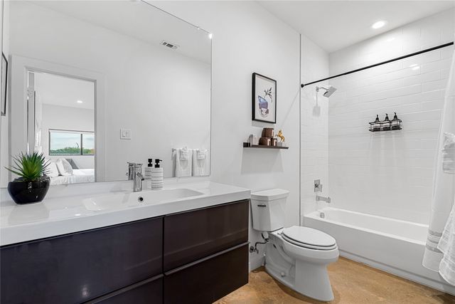 1002 Mobile Street 1, Dallas, TX 75208