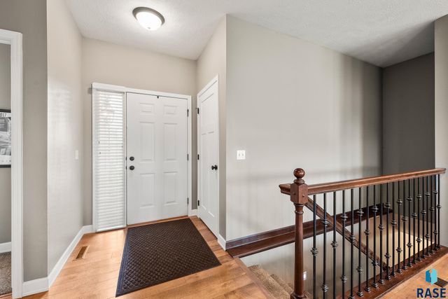 8216 W 51st St, Sioux Falls, SD 57106
