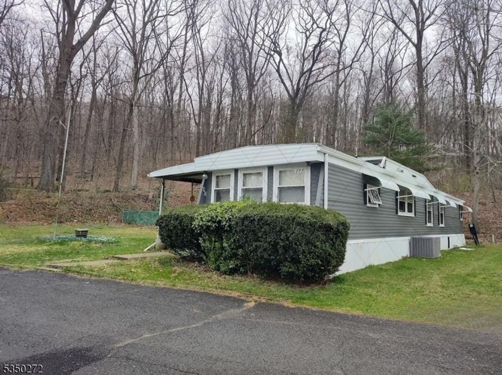 45 Back St, Oxford Twp., NJ 07863