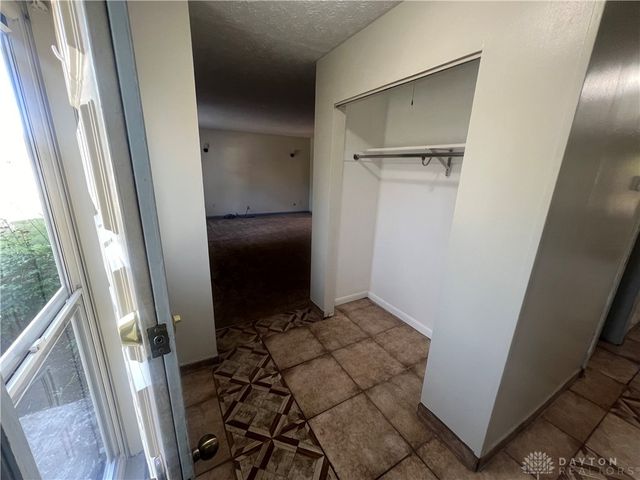6200 Weybridge Drive, Dayton, OH 45426