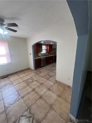 6200 Weybridge Drive, Dayton, OH 45426