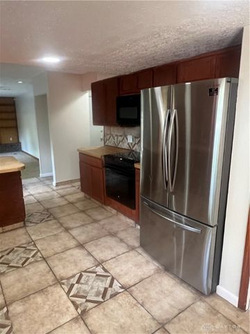 6200 Weybridge Drive, Dayton, OH 45426