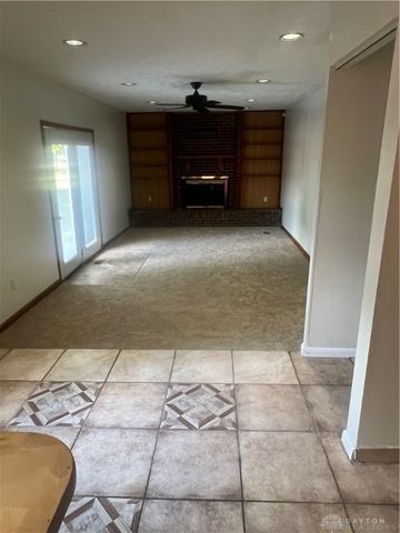 6200 Weybridge Drive, Dayton, OH 45426