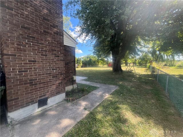 6200 Weybridge Drive, Dayton, OH 45426