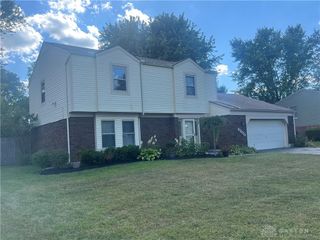 6200 Weybridge Drive, Dayton, OH 45426