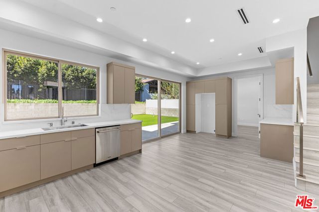 6723 Sunnyslope Avenue, Van Nuys, CA 91401