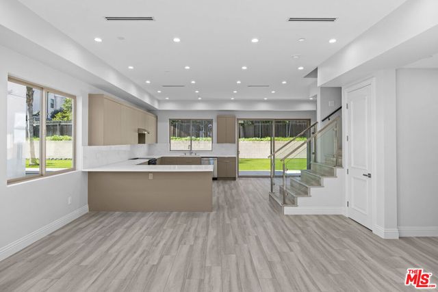 6723 Sunnyslope Avenue, Van Nuys, CA 91401