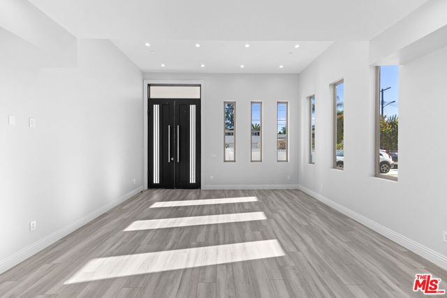 6723 Sunnyslope Avenue, Van Nuys, CA 91401