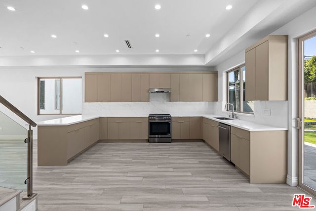 6723 Sunnyslope Avenue, Van Nuys, CA 91401