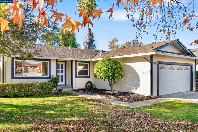 372 Glacier Dr, Martinez, CA 94553