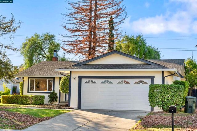 372 Glacier Dr, Martinez, CA 94553
