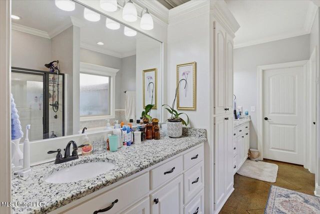 204 Village Place, Pearl, MS 39208