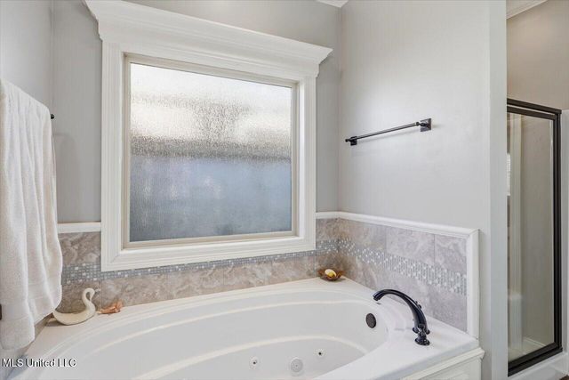 204 Village Place, Pearl, MS 39208