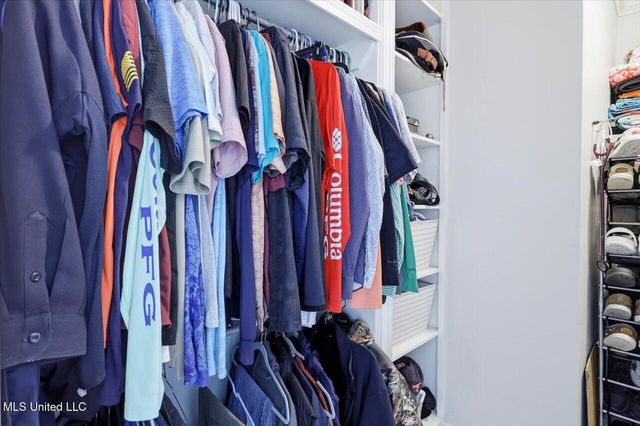 204 Village Place, Pearl, MS 39208