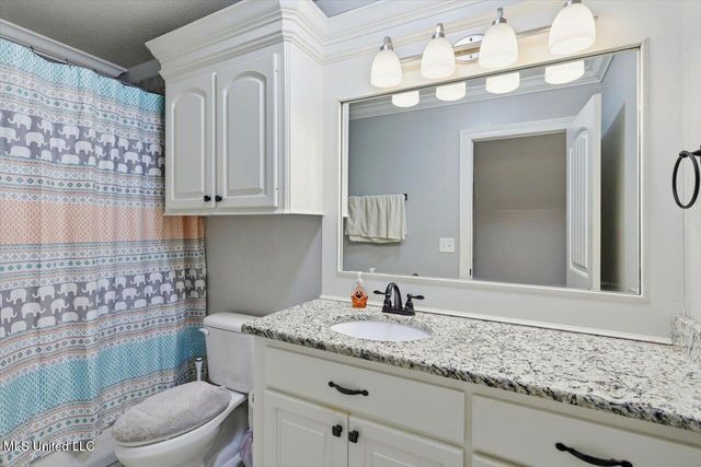 204 Village Place, Pearl, MS 39208