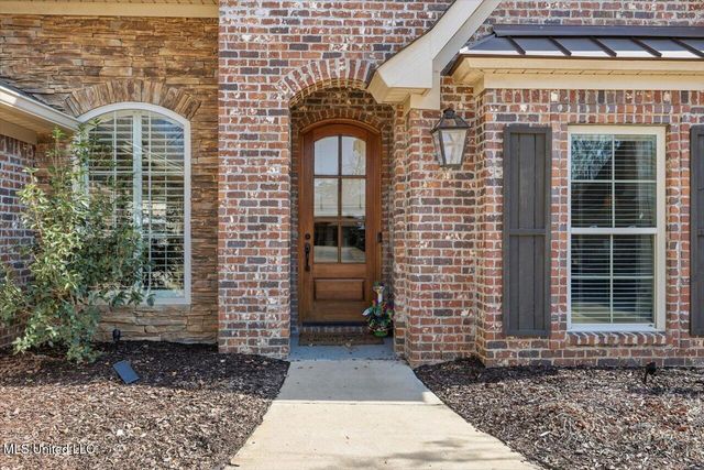 204 Village Place, Pearl, MS 39208