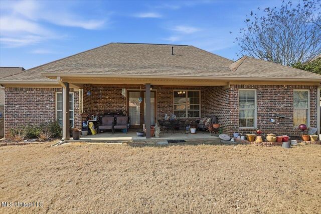 204 Village Place, Pearl, MS 39208