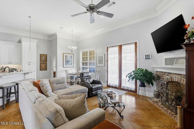 204 Village Place, Pearl, MS 39208